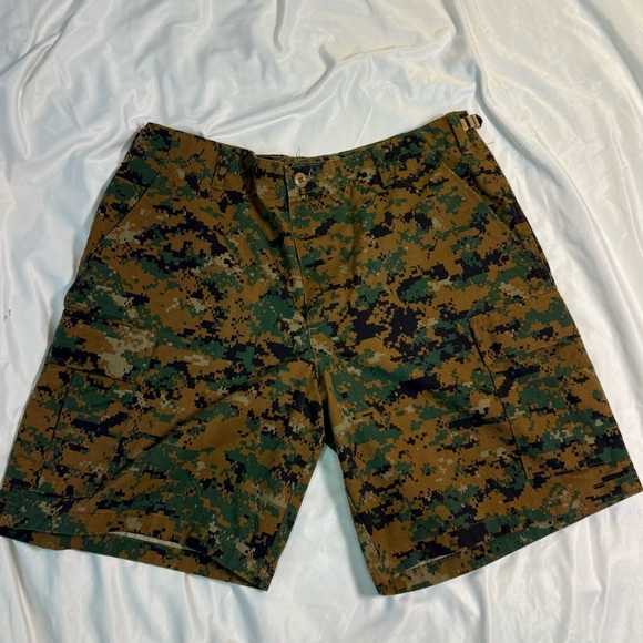 Tru-Spec Military Digital Camo Shorts Large 35-39 Waist - Tactical Cargo Utility - Picture 1 of 10